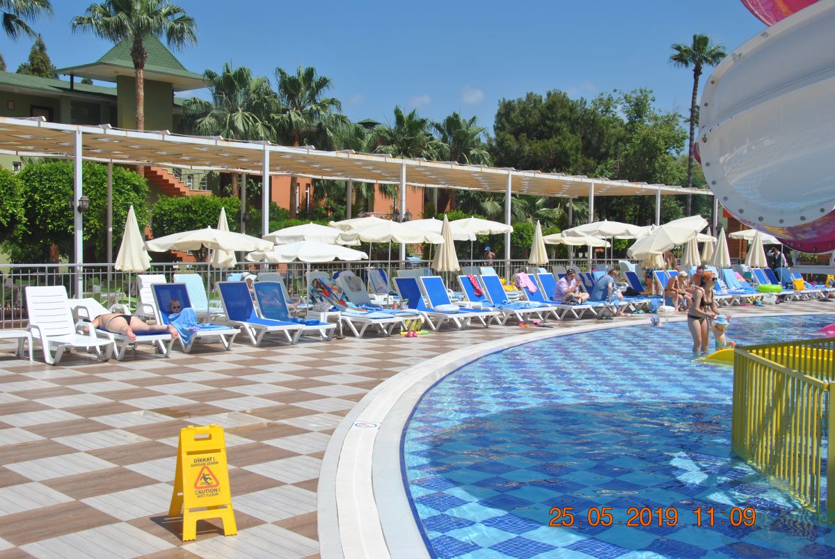 imagini hotel LONICERA RESORT